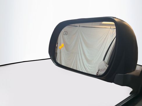 Used 2019 Toyota Sienna XLE image 16