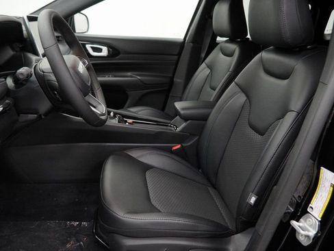 New 2026 Jeep Compass Latitude image 15