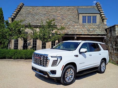 Used 2025 GMC Yukon Denali w/ LPO, Floor Liner Package RWD image 1