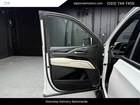 Used 2022 Cadillac Escalade Sport w/ Touring Package AWD/4WD image 38
