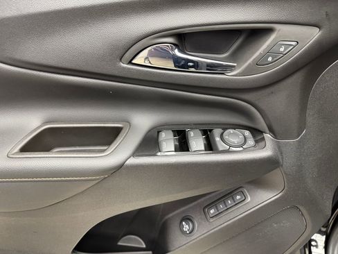 Used 2023 Chevrolet Equinox Premier AWD/4WD image 10