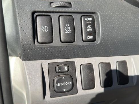 Used 2006 Toyota Tacoma DBL CAB 4WD AT image 10