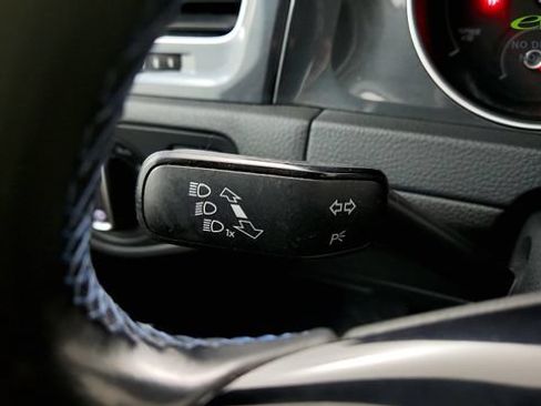 Used 2019 Volkswagen e-Golf SE w/ Driver Assistance Package FWD image 58