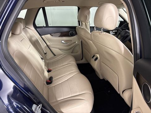 Used 2019 Mercedes-Benz GLC 300 image 21