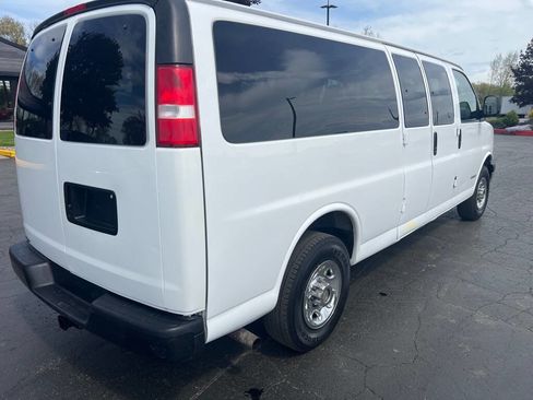 Used 2005 Chevrolet Express 3500 Extended Passenger w/ LS Preferred Equipment Group image 11