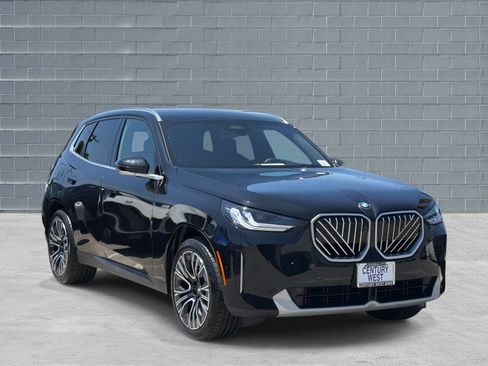 Used 2025 BMW X3 xDrive30i w/ Premium Package AWD/4WD image 2