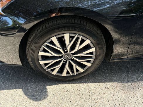 Used 2025 Nissan Altima 2.5 SV FWD image 30
