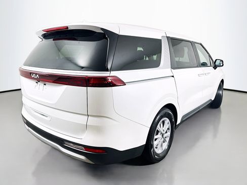 Certified 2024 Kia Carnival LX image 7
