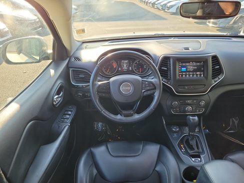 Used 2019 Jeep Cherokee Latitude Plus AWD/4WD image 12