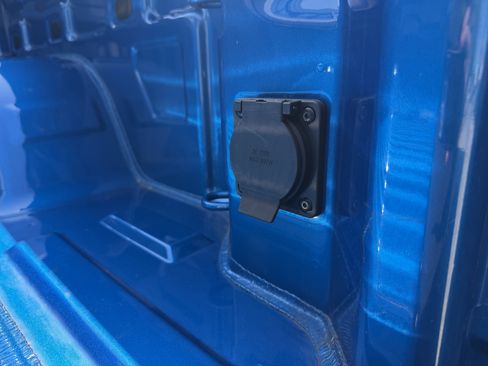 Used 2023 Chevrolet Silverado 1500 LT Trail Boss w/ Convenience Package II image 11