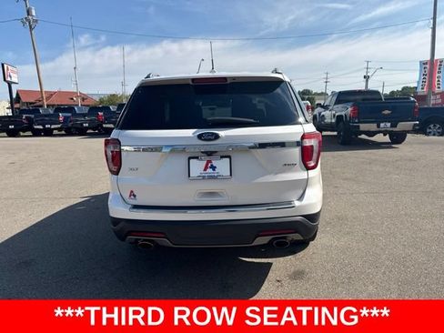 Used 2018 Ford Explorer XLT w/ Equipment Group 202A AWD/4WD image 4