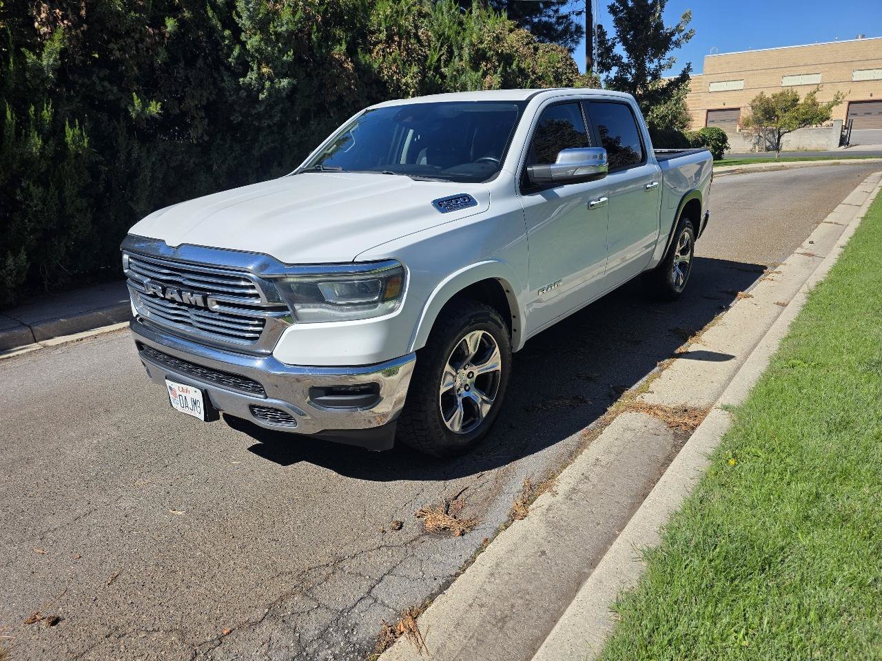 Used 2022 RAM 1500 Laramie AWD/4WD image 3