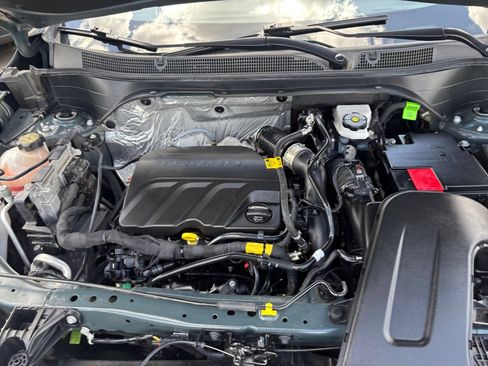 Used 2025 Chevrolet Trax LT w/ LT Convenience Package FWD image 31