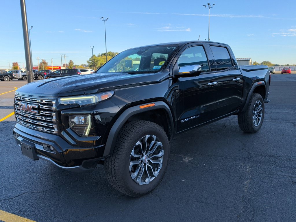 Used 2023 GMC Canyon Denali AWD/4WD image 3