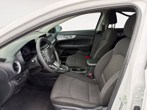 Used 2023 Kia Forte LXS w/ LXS Technology Package FWD image 9