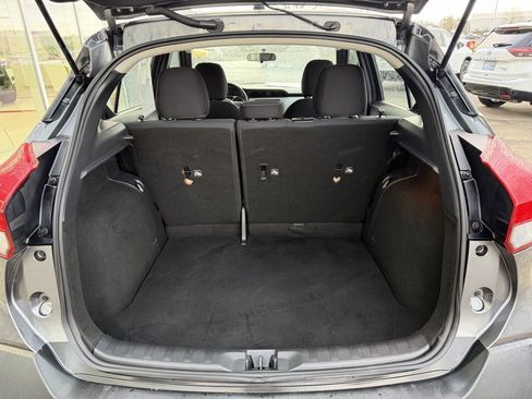 Used 2018 Nissan Kicks S image 11