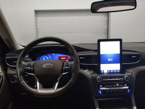 Used 2020 Ford Explorer Platinum w/ Premium Technology Package AWD/4WD image 22