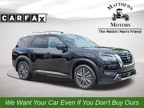 Used 2022 Nissan Pathfinder SL w/ SL Premium Package FWD image 1