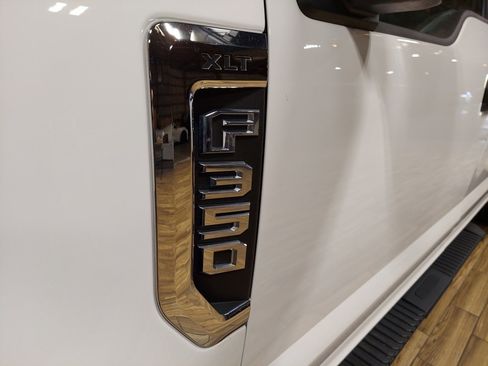 Used 2021 Ford F350 XLT w/ XLT Value Package image 11