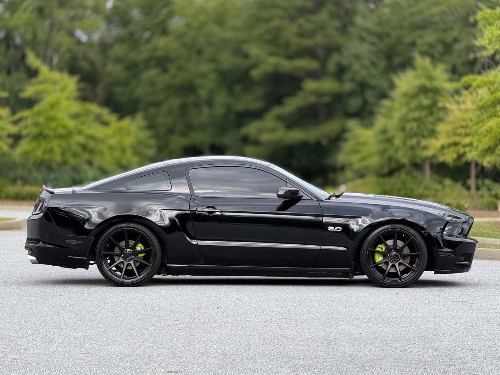 Used 2014 Ford Mustang GT RWD image 12