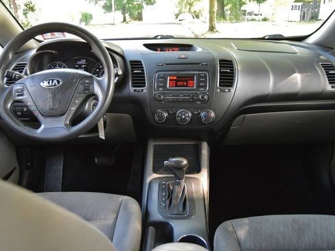 Used 2015 Kia Forte LX image 25