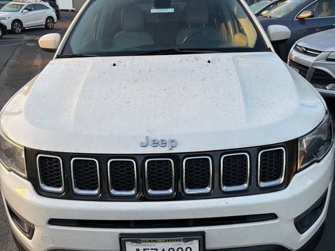 Used 2019 Jeep Compass Latitude w/ Popular Equipment Group FWD image 1