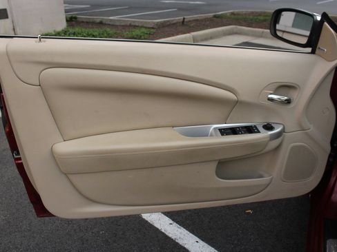 Used 2013 Chrysler 200 Limited FWD image 14