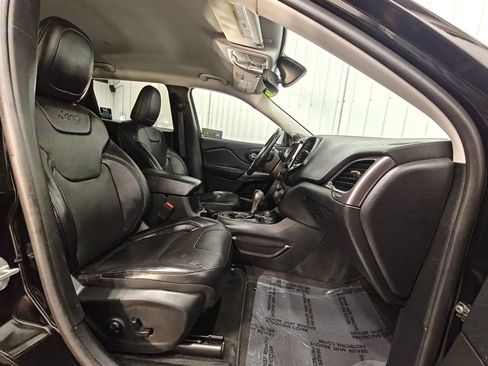 Used 2020 Jeep Cherokee Limited image 23