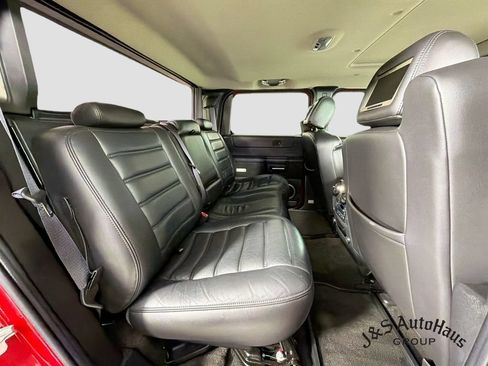 Used 2005 HUMMER H2 SUT w/ Preferred Equipment Group AWD/4WD image 33
