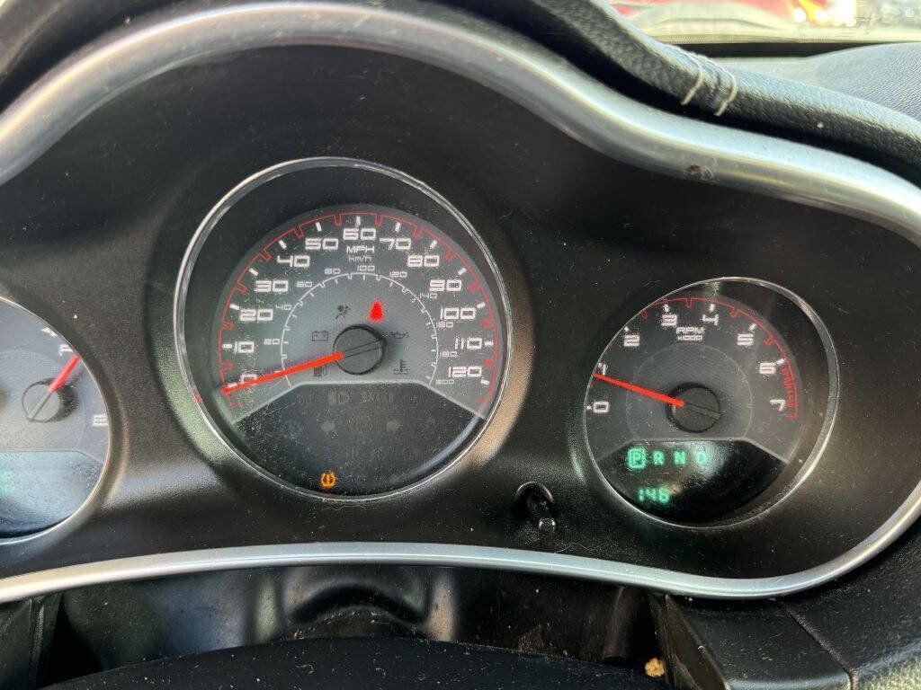 Used 2013 Dodge Avenger SXT w/ Rallye Appearance Group FWD image 12