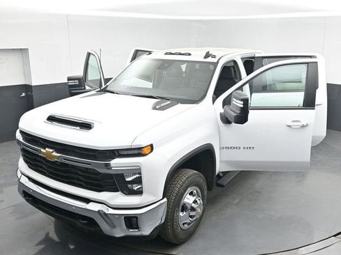 New 2026 Chevrolet Silverado 3500 LT image 48