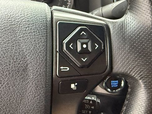 Used 2017 Toyota Tacoma TRD Off-Road w/ Tow Package (A/T) image 13