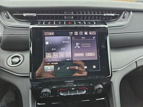 New 2025 Jeep Grand Cherokee Altitude RWD image 18