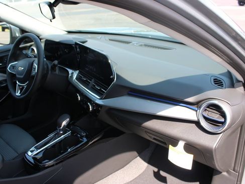 New 2026 Chevrolet Trax LT w/ Driver Confidence Package FWD image 29