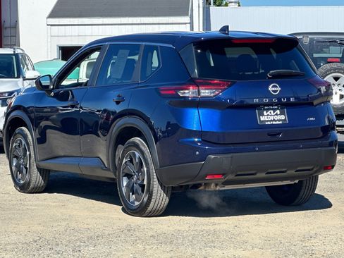 Used 2025 Nissan Rogue SV AWD/4WD image 7