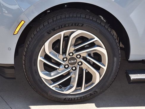 New 2025 Lincoln Navigator L Reserve image 43