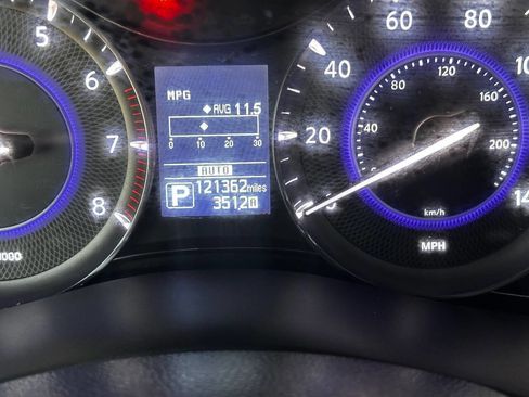 Used 2016 INFINITI QX80 4WD w/ Signature Edition Package image 16