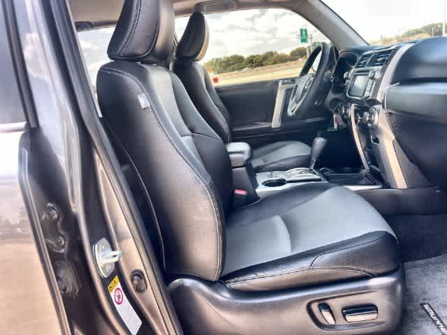 Used 2018 Toyota 4Runner SR5 Premium RWD image 12
