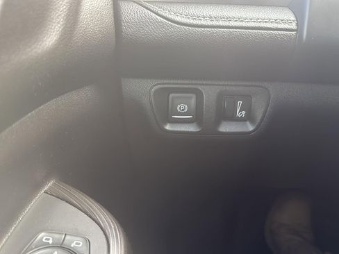 Used 2023 GMC Acadia SLT image 21