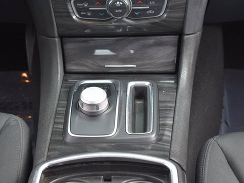 Used 2022 Chrysler 300 Touring w/ Sport Appearance Package image 24