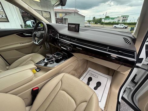 Used 2019 Audi Q7 3.0T Prestige w/ Prestige Package AWD/4WD image 38