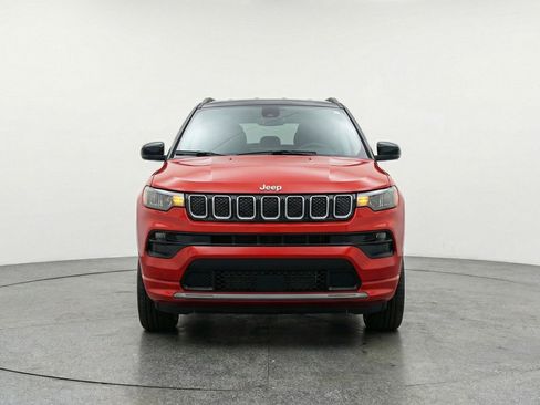 Used 2025 Jeep Compass Limited AWD/4WD image 1
