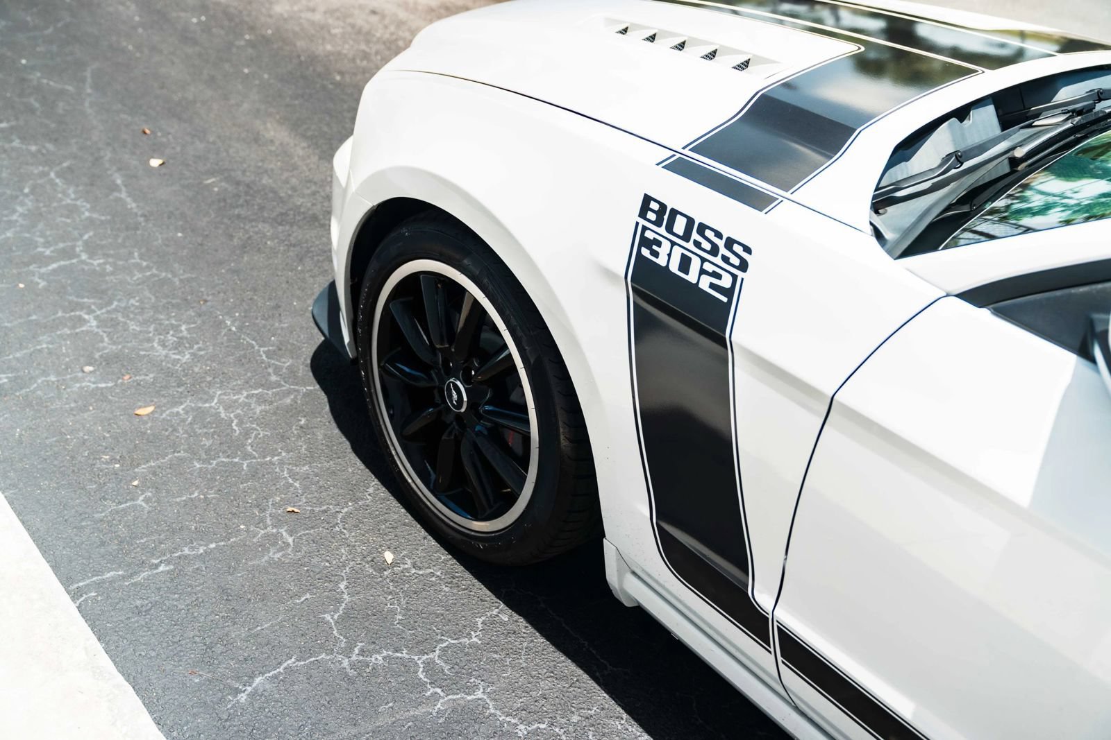 Used 2013 Ford Mustang Boss 302 w/ Boss 302 Accessory Pkg RWD image 12