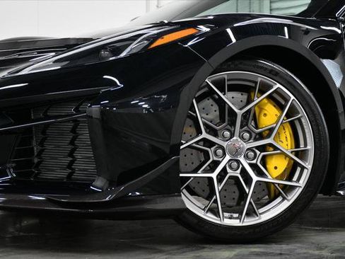 Used 2026 Chevrolet Corvette ZR1 w/ ZR1 Carbon Fiber Aero Package RWD image 3