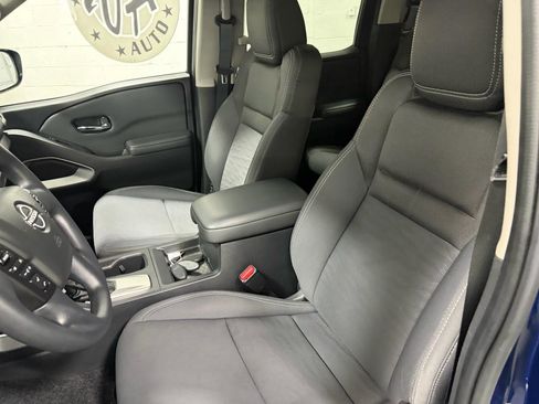 Used 2022 Nissan Frontier SV w/ Technology Package image 26