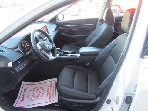 Used 2021 Nissan Altima 2.5 SV image 16