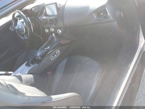 Used 2019 Aston Martin V8 Vantage Coupe RWD image 22