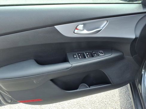 Used 2024 Kia Forte LXS image 16