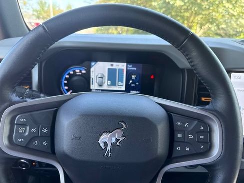 Used 2023 Ford Bronco Badlands AWD/4WD image 12