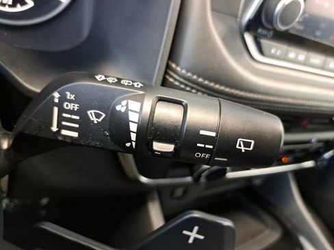 Used 2024 Nissan Rogue S AWD/4WD image 22